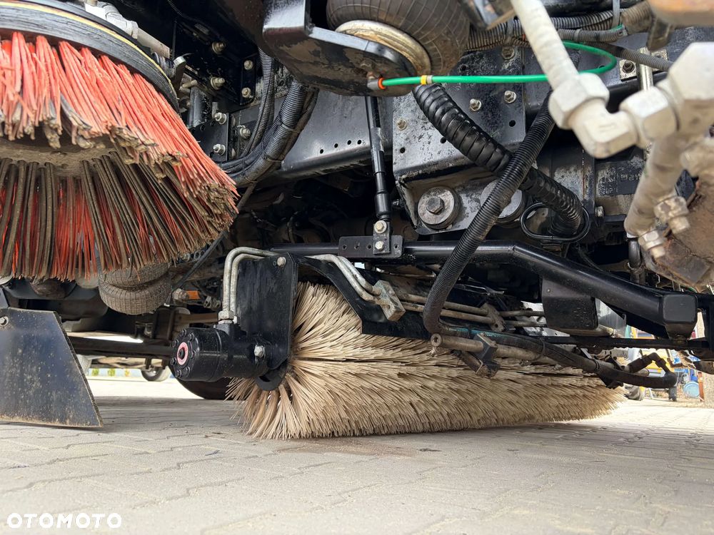 Renault D 12 zamiatarka - 20