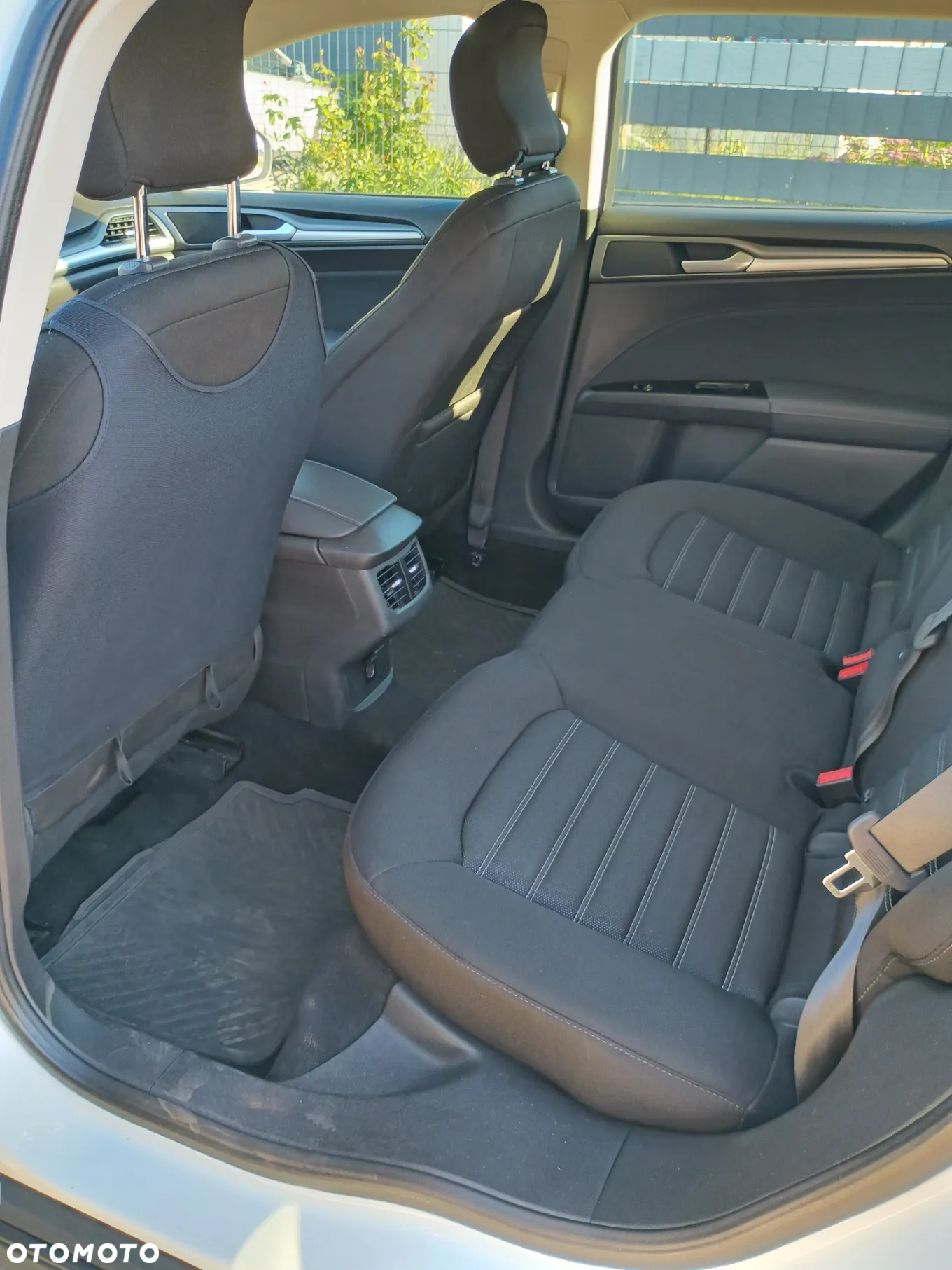 Ford Mondeo 1.5 TDCi ECOnetic Ambiente - 3