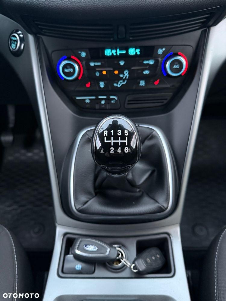 Ford Kuga 1.5 EcoBoost 2x4 Cool & Connect - 14