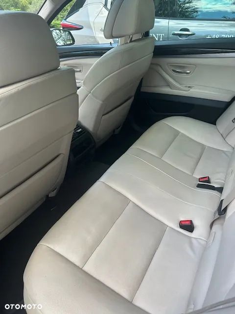 BMW Seria 5 520d Touring - 9