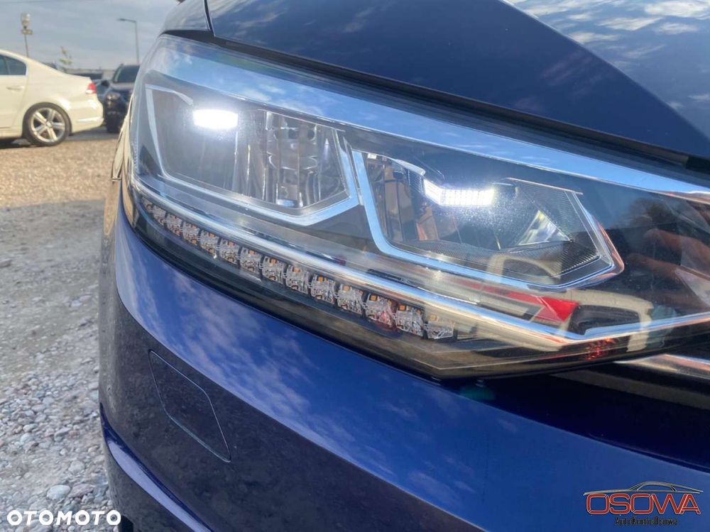 Volkswagen Touran - 22