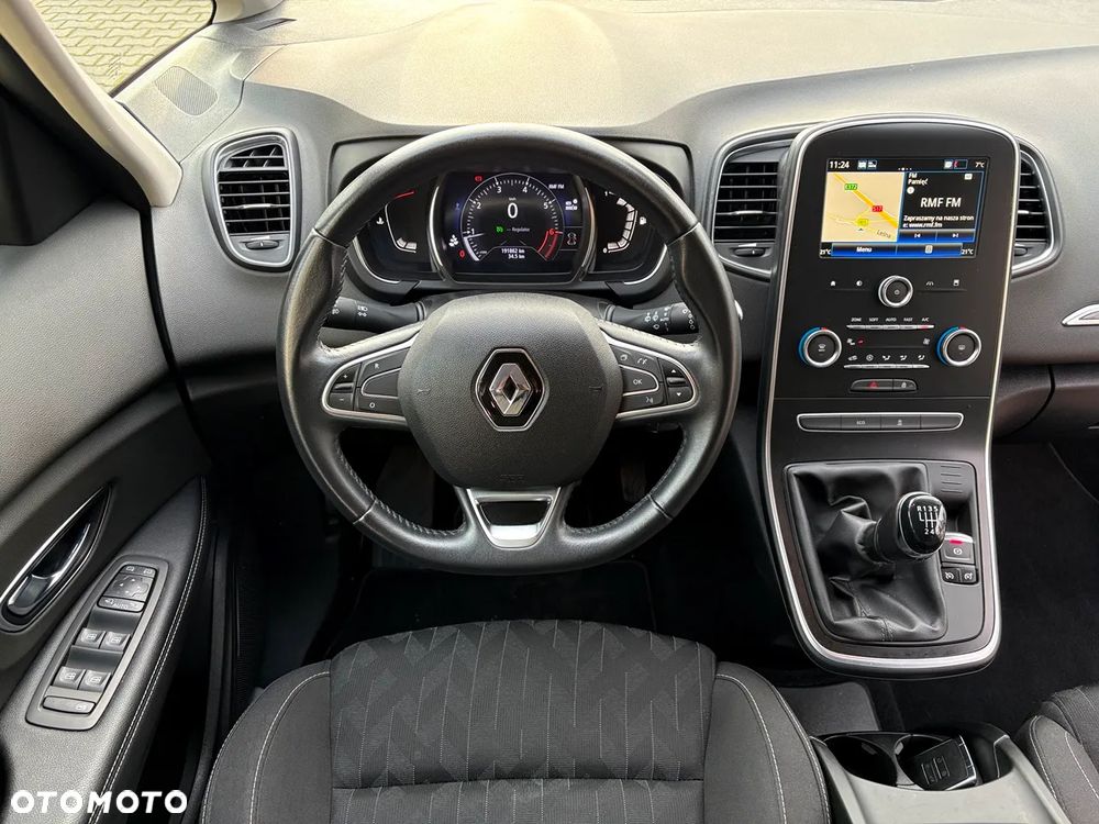 Renault Grand Scenic - 21