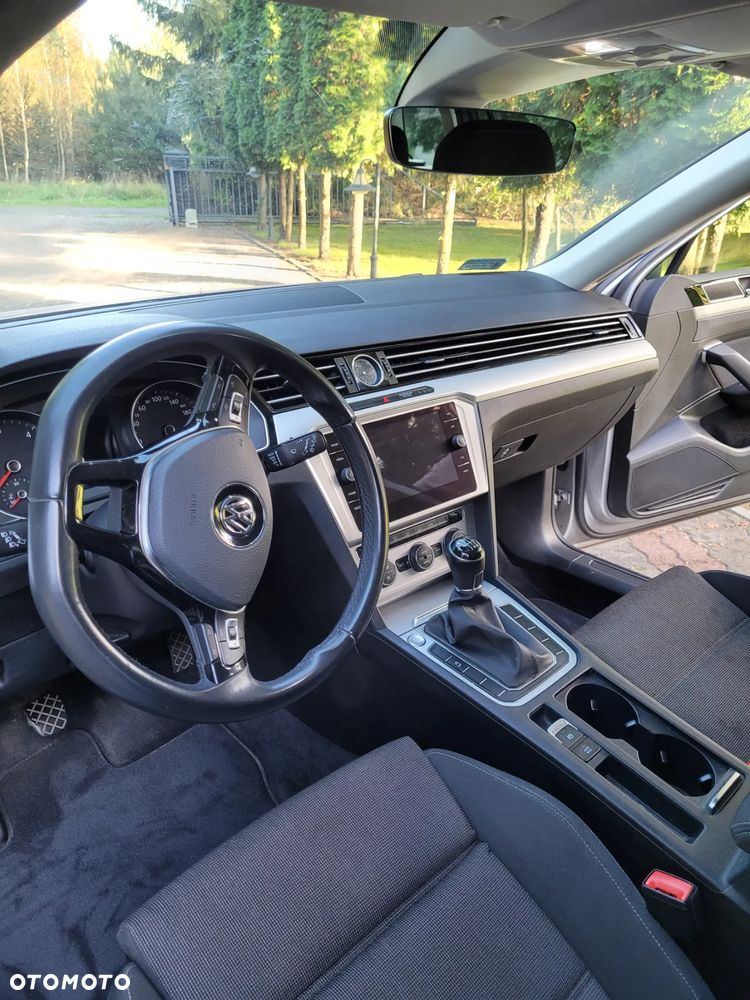 Volkswagen Passat 2.0 TDI BMT Comfortline - 11