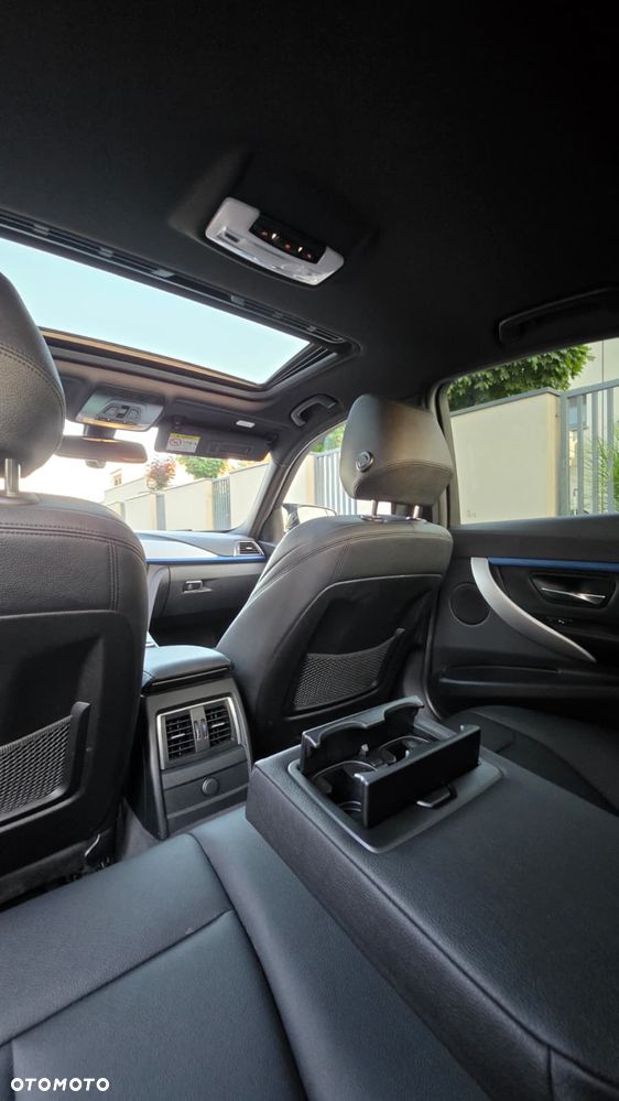 BMW Seria 3 318d M Sport Shadow - 37