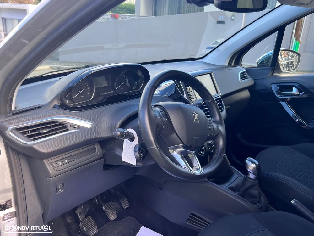 Peugeot 208 1.2 PureTech Active - 8
