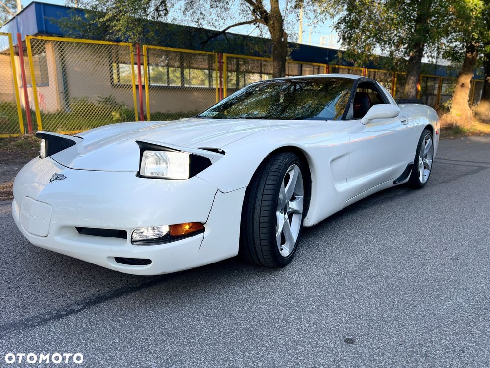 Chevrolet Corvette - 9
