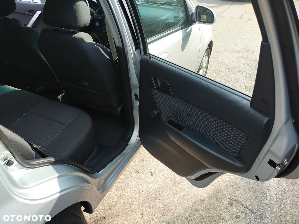 Chevrolet Aveo 1.4 16V LS - 11