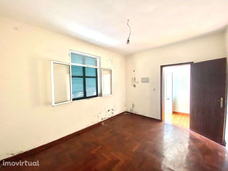 Moraria T4+2 palheiros na Fajã da Ovelha - Grande imagem: 3/8