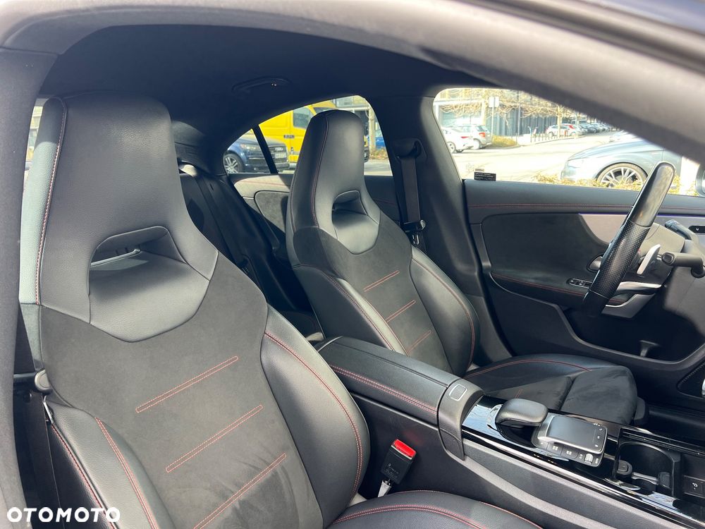 Mercedes-Benz CLA 250 4-Matic AMG Line 7G-DCT - 25