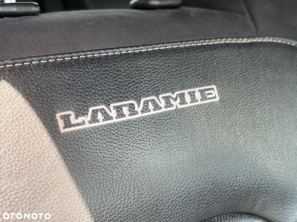 RAM 1500 Crew Cab Laramie - 24