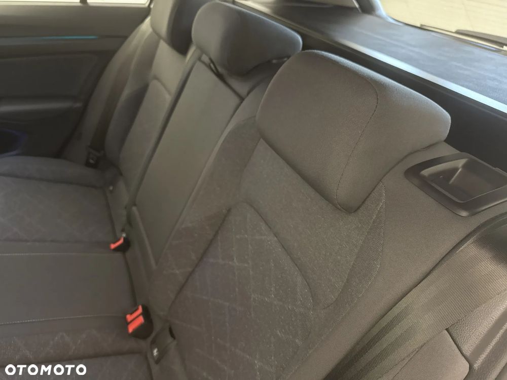 Volkswagen Golf 1.5 eTSI EVO Life DSG - 18
