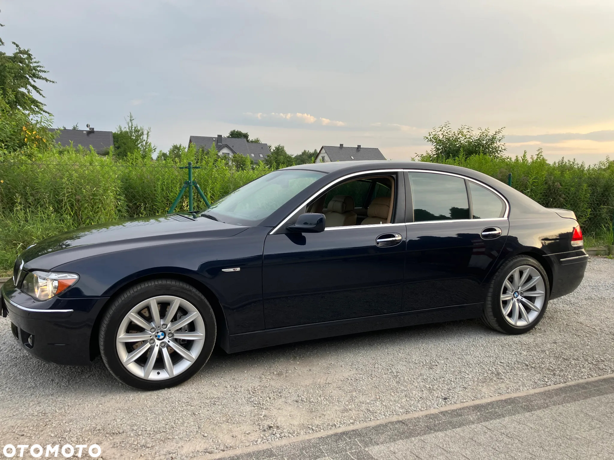 BMW Seria 7 750i - 16