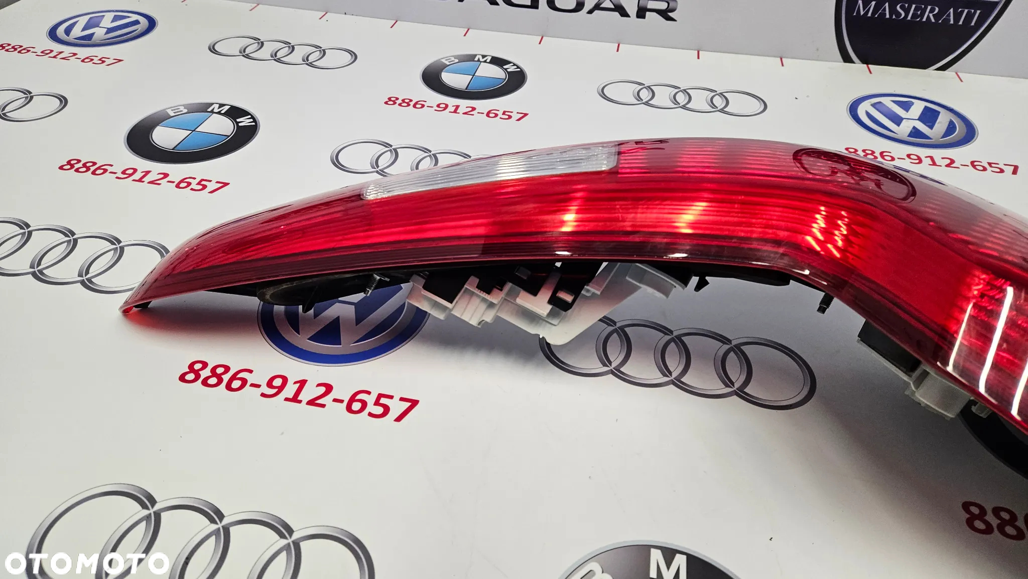 Volvo V50 2003-2007 Lampa tył lewy Lampa tylna lewa Kompletna Europa 30698918 - 16
