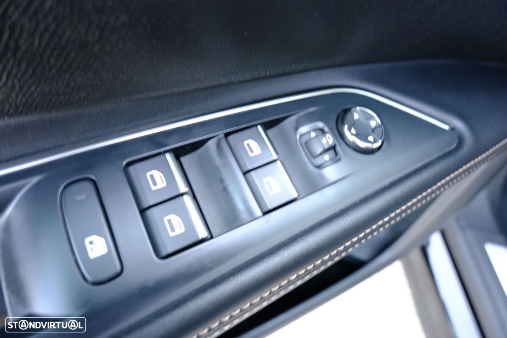 Peugeot 5008 1.2 PureTech GT EAT8 - 39