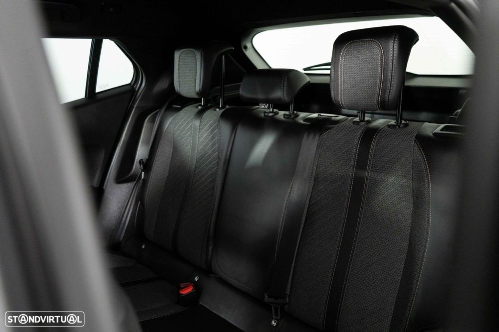 Peugeot 2008 1.2 PureTech Allure Pack - 11