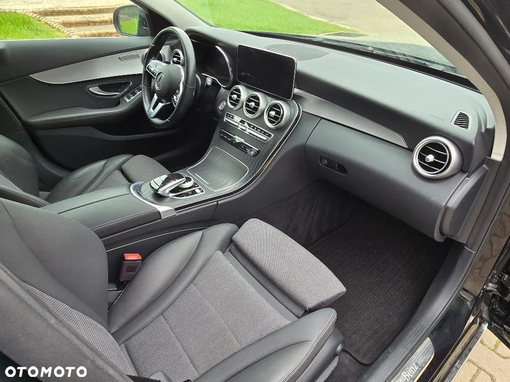 Mercedes-Benz Klasa C 300 de 9G-TRONIC - 30