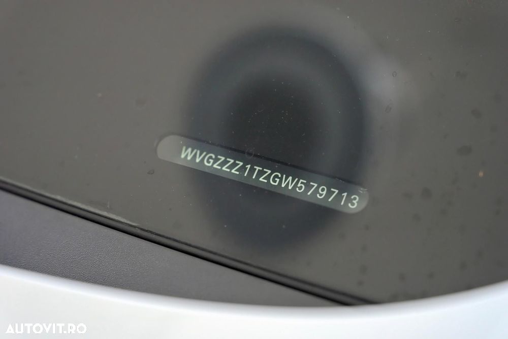 Volkswagen Touran - 18