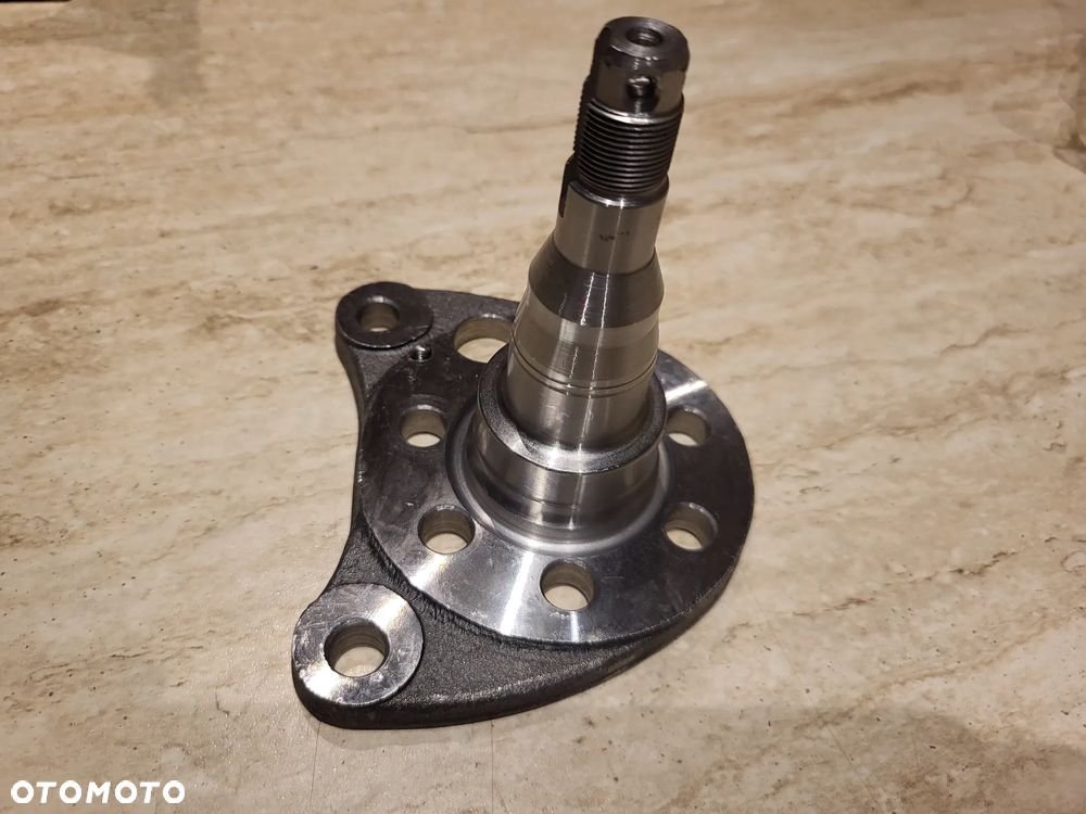 PIASTA KOŁA Z ABS  PRAWA Czop piasty koła tył P tył  SEAT CORDOBA, CORDOBA VARIO, IBIZA II, TOLEDO I; VW CORRADO, GOLF II, GOLF III, GOLF IV, JETTA II, PASSAT B2, PASSAT B3/B4, SCIROCCO, VENTO 1.0-2.9 08.80-12.02 - 1