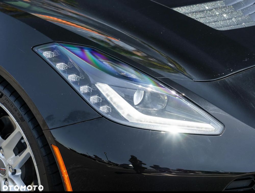 Chevrolet Corvette - 4