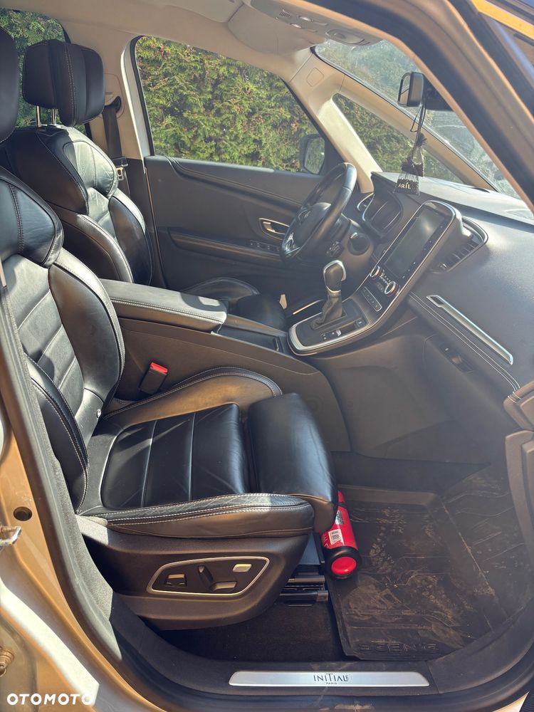 Renault Grand Scenic - 12