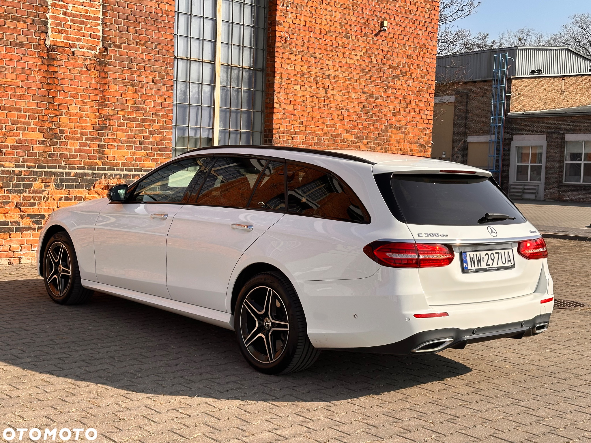 Mercedes-Benz Klasa E 300 de PHEV 4-Matic AMG 9G-Tronic - 7