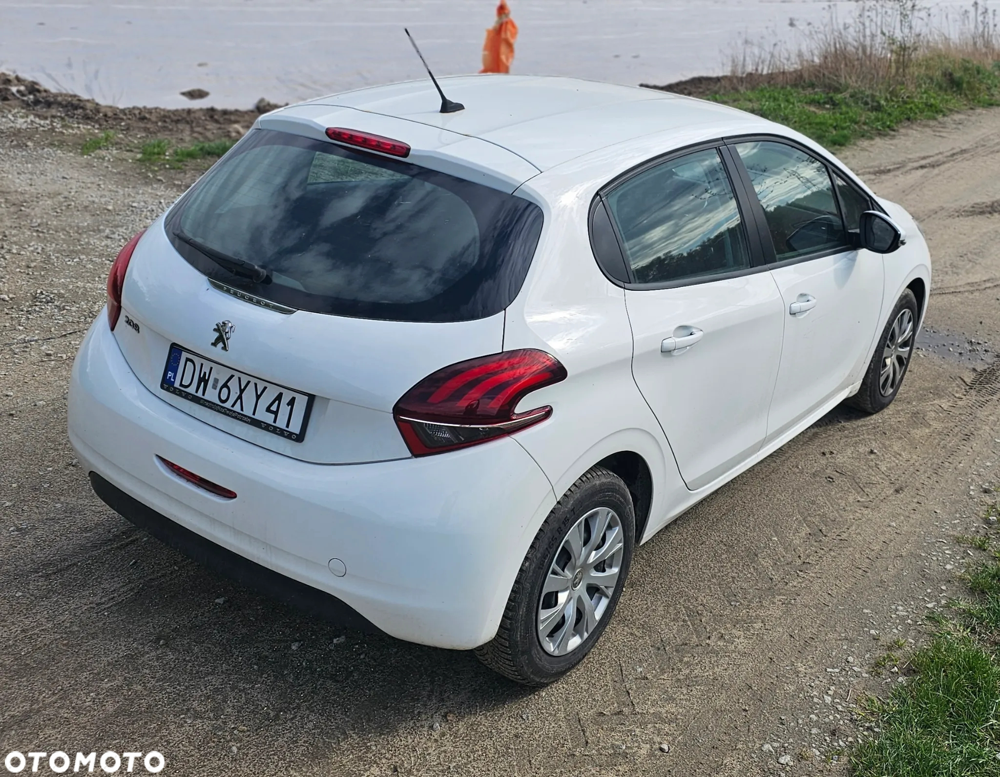 Peugeot 208 - 5