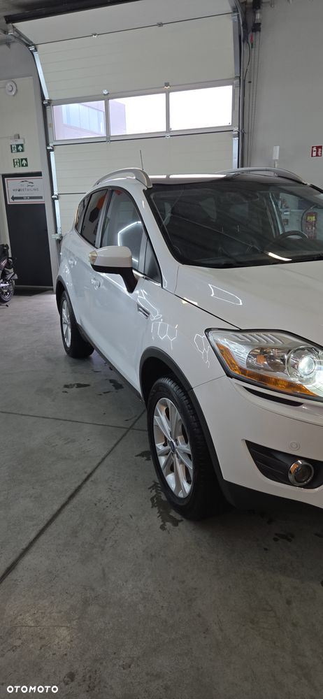 Ford Kuga 2.0 TDCi 4x4 Titanium - 12