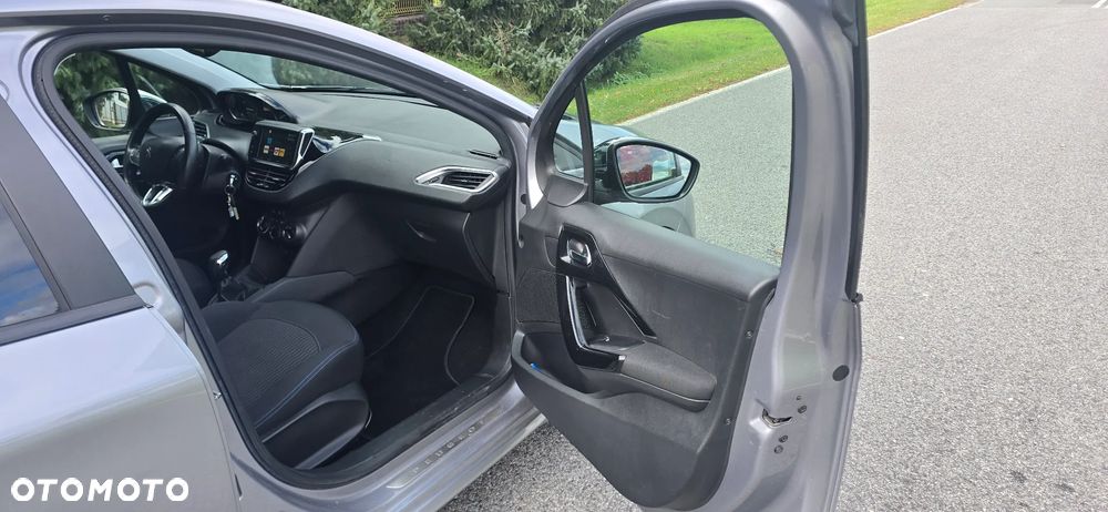 Peugeot 208 PureTech 82 Stop & Start Signature - 9