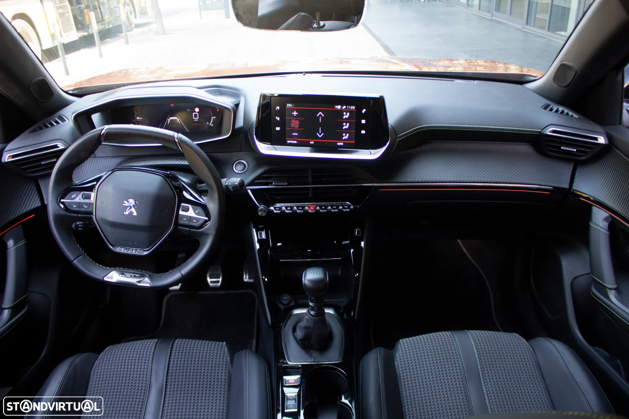 Peugeot 2008 1.2 PureTech Allure Pack - 34