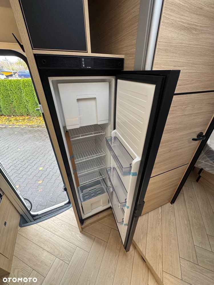 Ford Chausson 798 Titanium Ultimate - 30