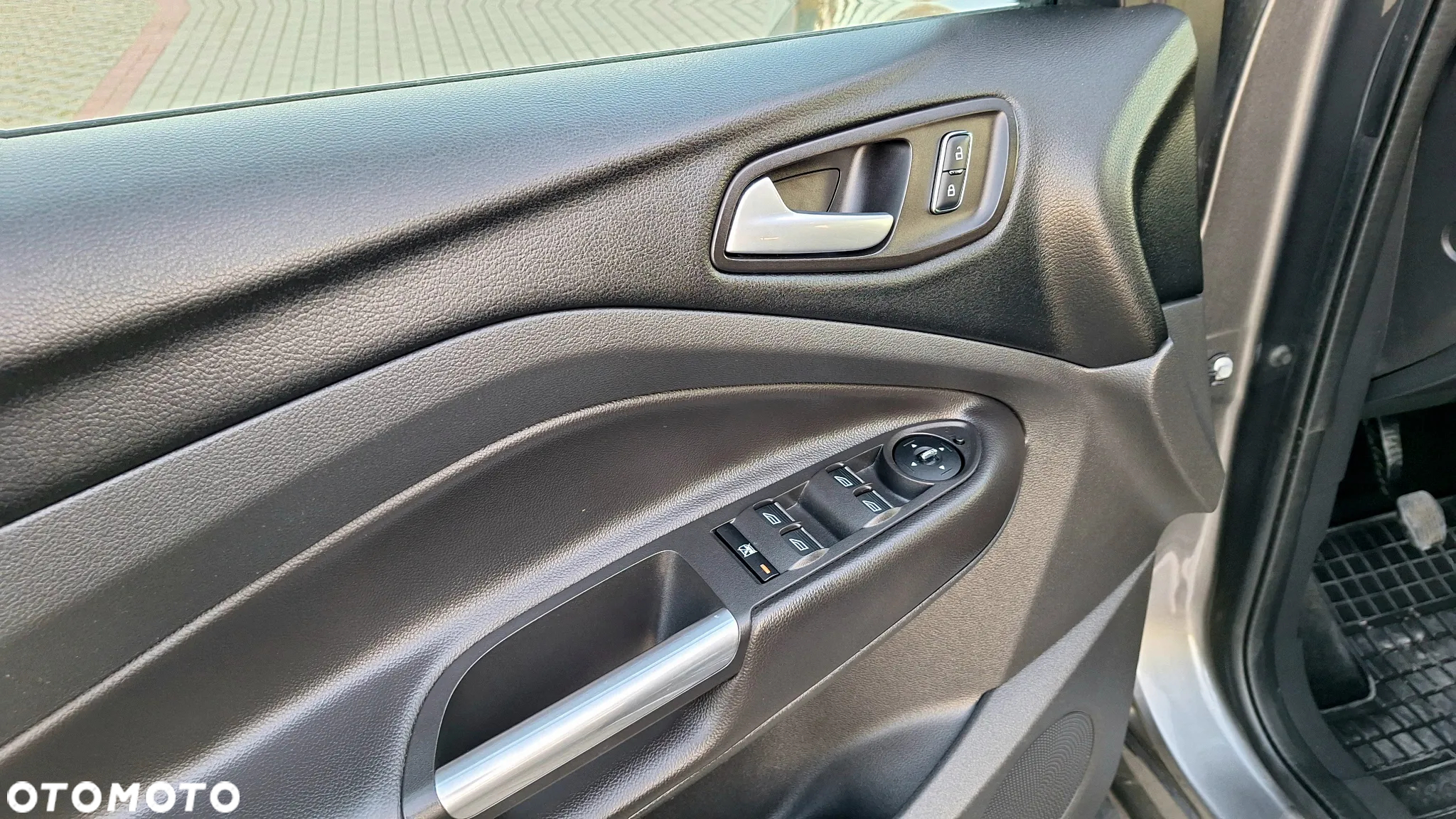 Ford Kuga 1.6 EcoBoost 2x4 Titanium - 16