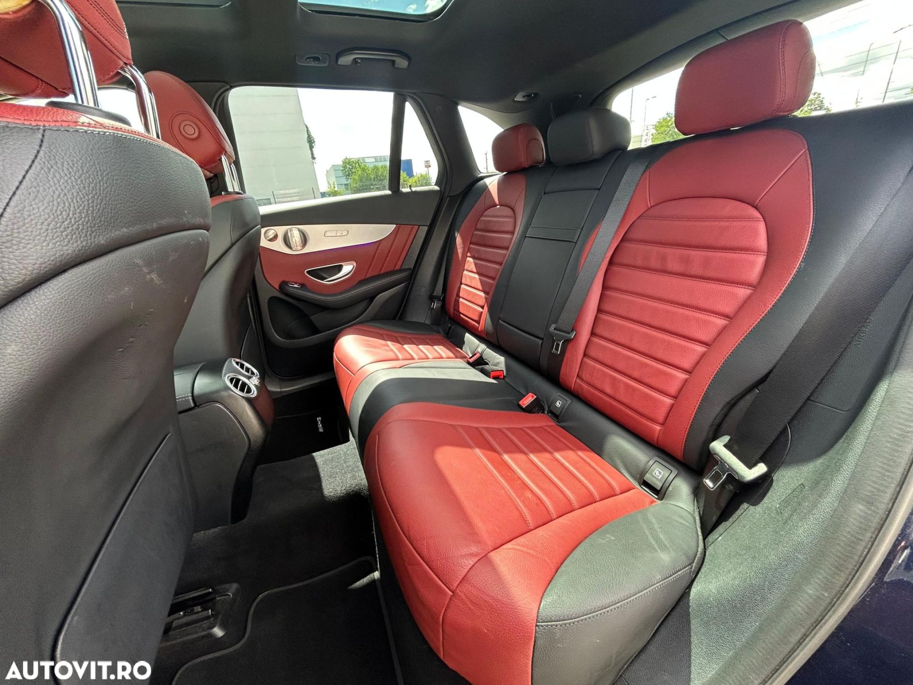 Mercedes-Benz GLC 300 e 4Matic 9G-TRONIC AMG Line - 17