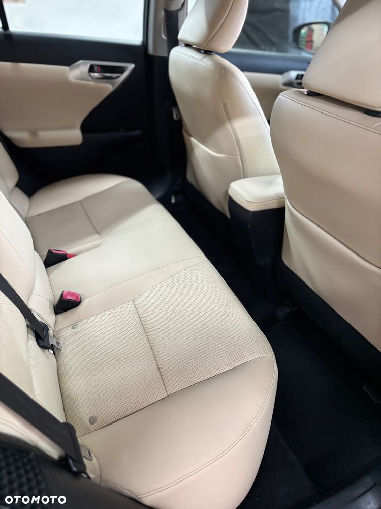 Lexus CT 200h Prestige - 28
