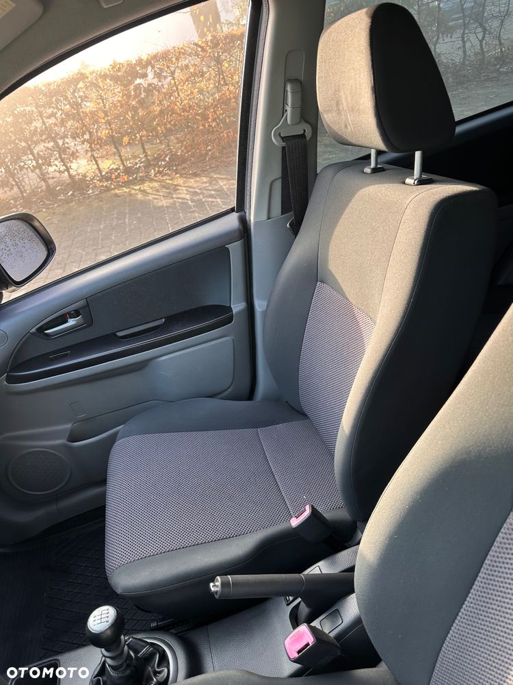 Suzuki SX4 - 16