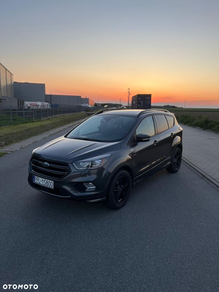 Ford Kuga 1.5 EcoBoost 2x4 ST-Line - 14