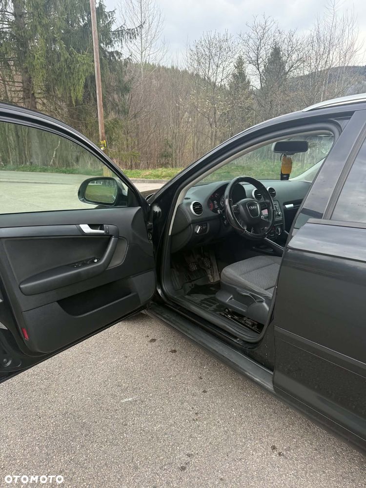 Audi A3 Sportback 1.6 TDI DPF Ambiente - 4