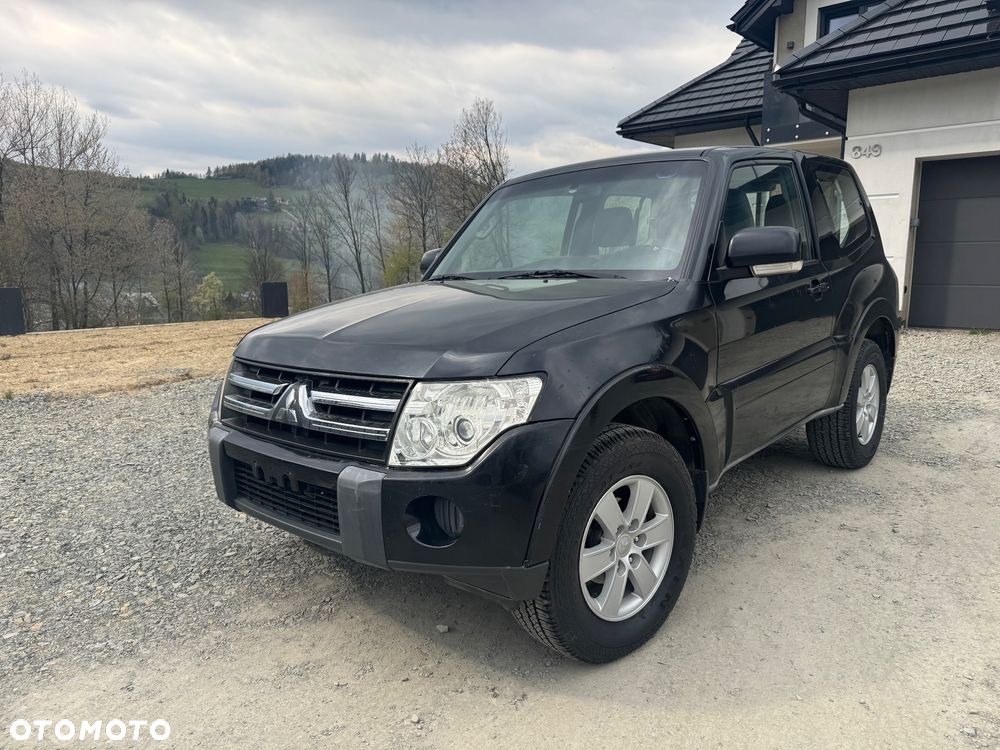 Mitsubishi Pajero - 2