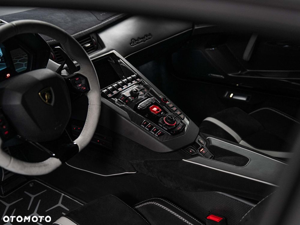 Lamborghini Aventador - 15