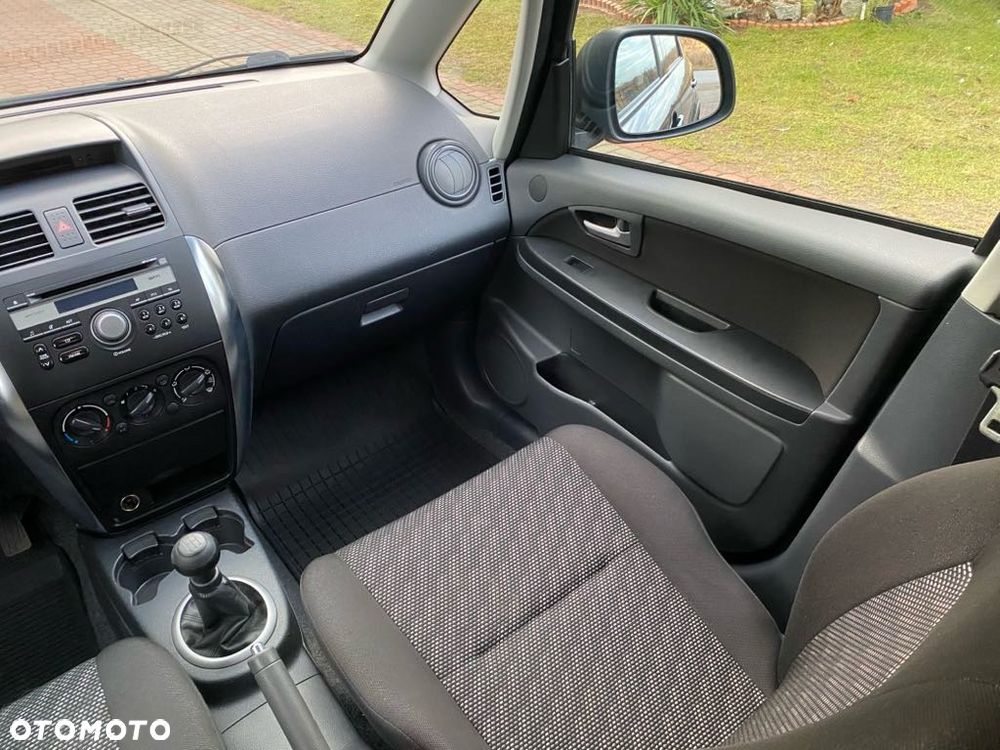 Suzuki SX4 1.6 GS / Premium - 7