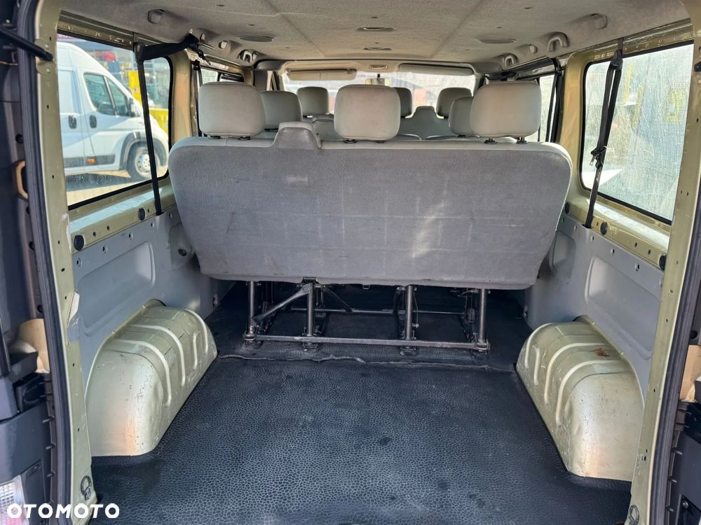 Opel Vivaro Tour - 8