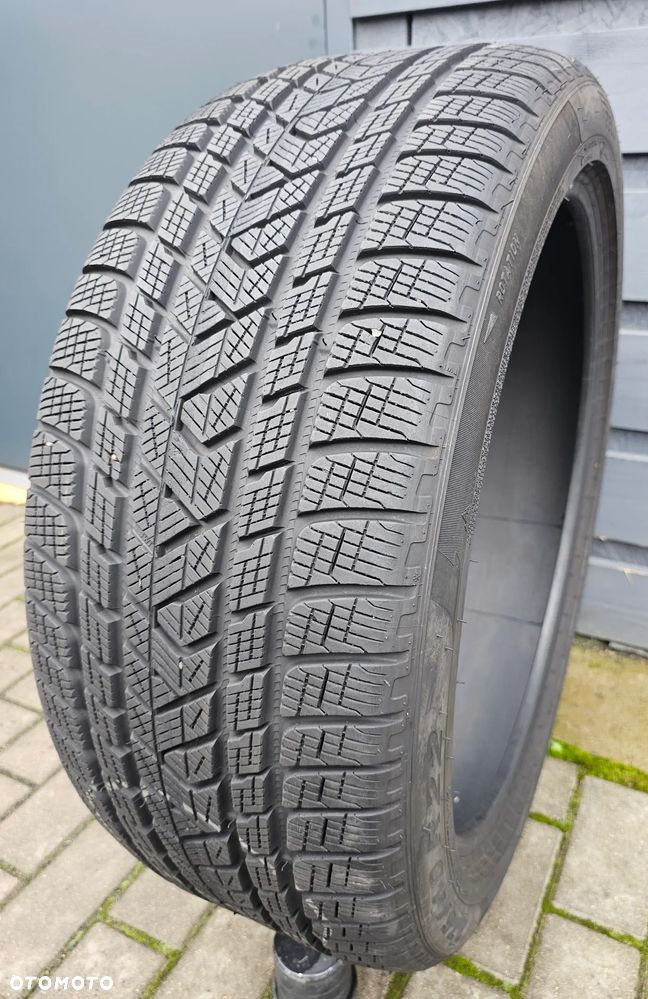 Pirelli Scorpion Winter 275/40R22 107 V BMW
