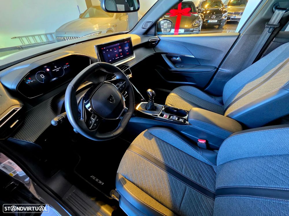 Peugeot 2008 1.2 PureTech Allure - 15