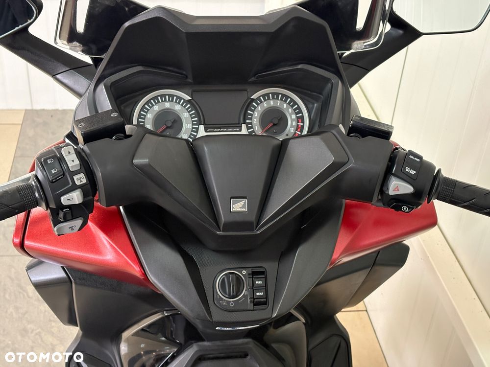 Honda NSS - 12