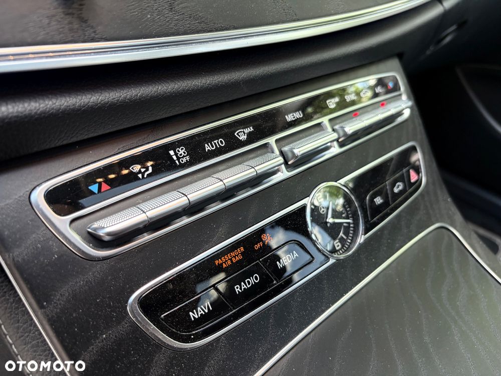 Mercedes-Benz Klasa E 400 d 4-Matic 9G-TRONIC - 25