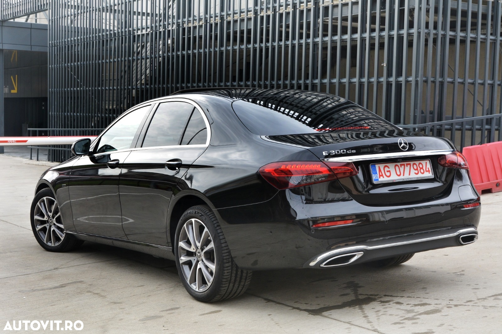 Mercedes-Benz E 300 de Aut. - 6