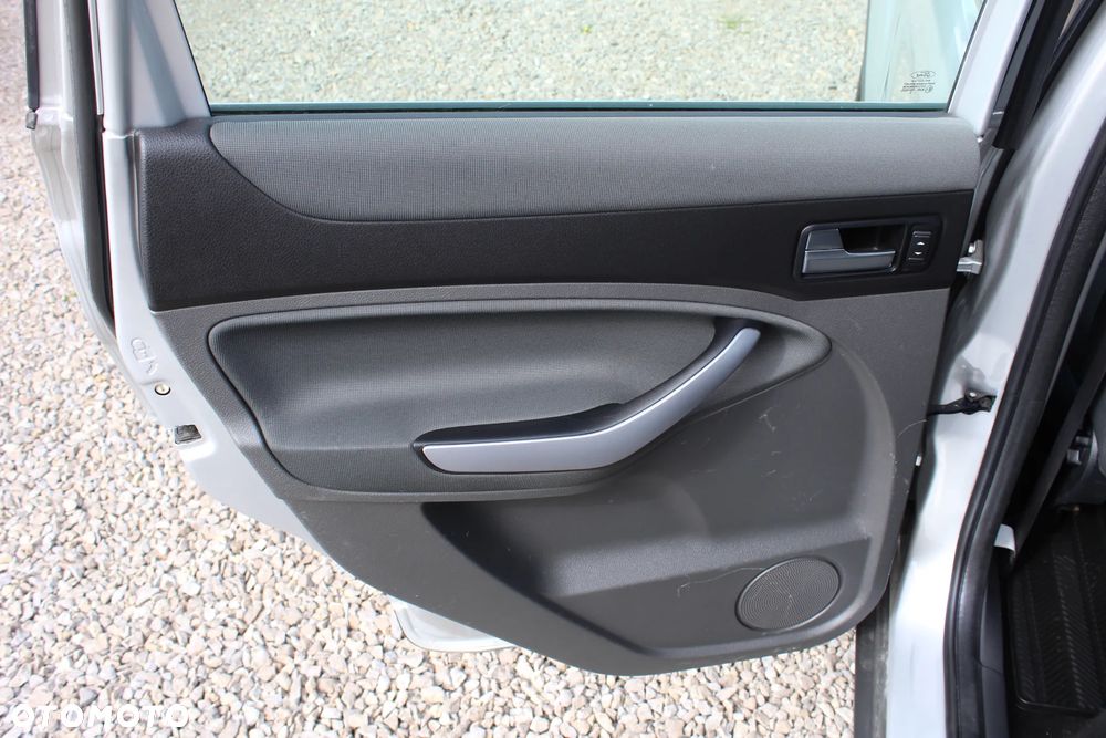 Ford Kuga - 14