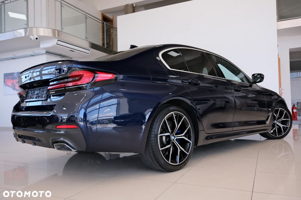 BMW Seria 5 530e xDrive Luxury Line sport - 22