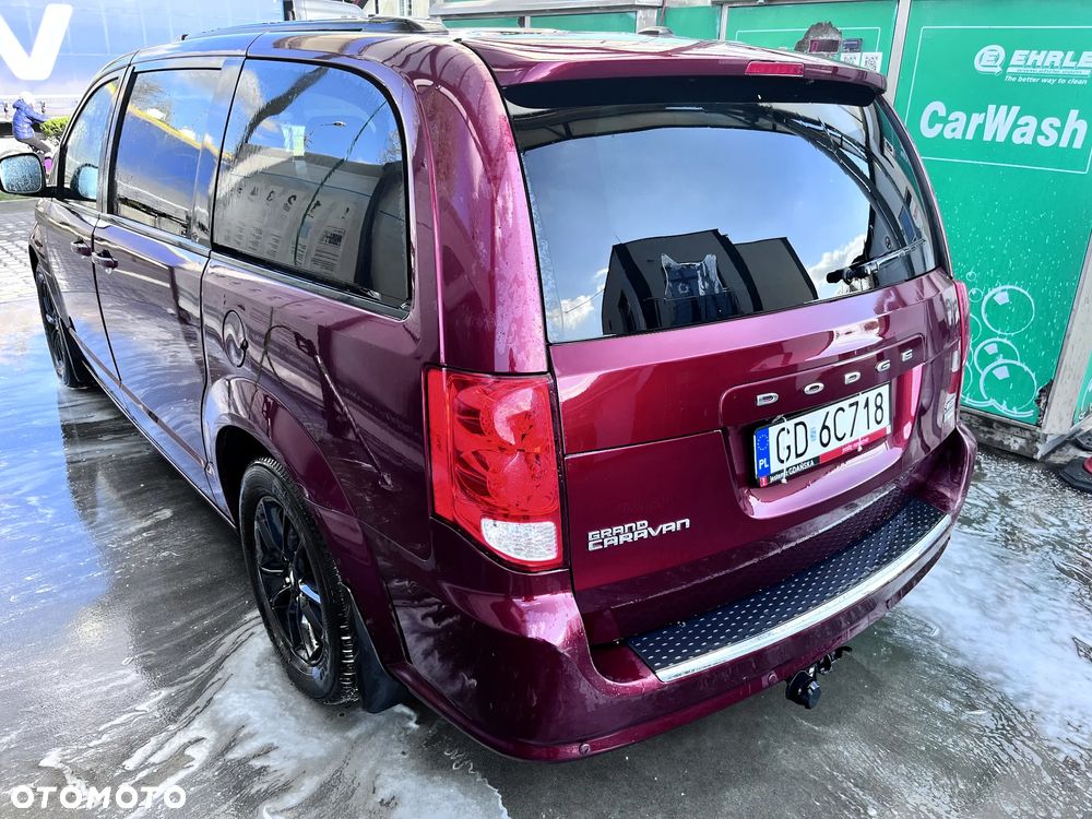 Dodge Grand Caravan - 3