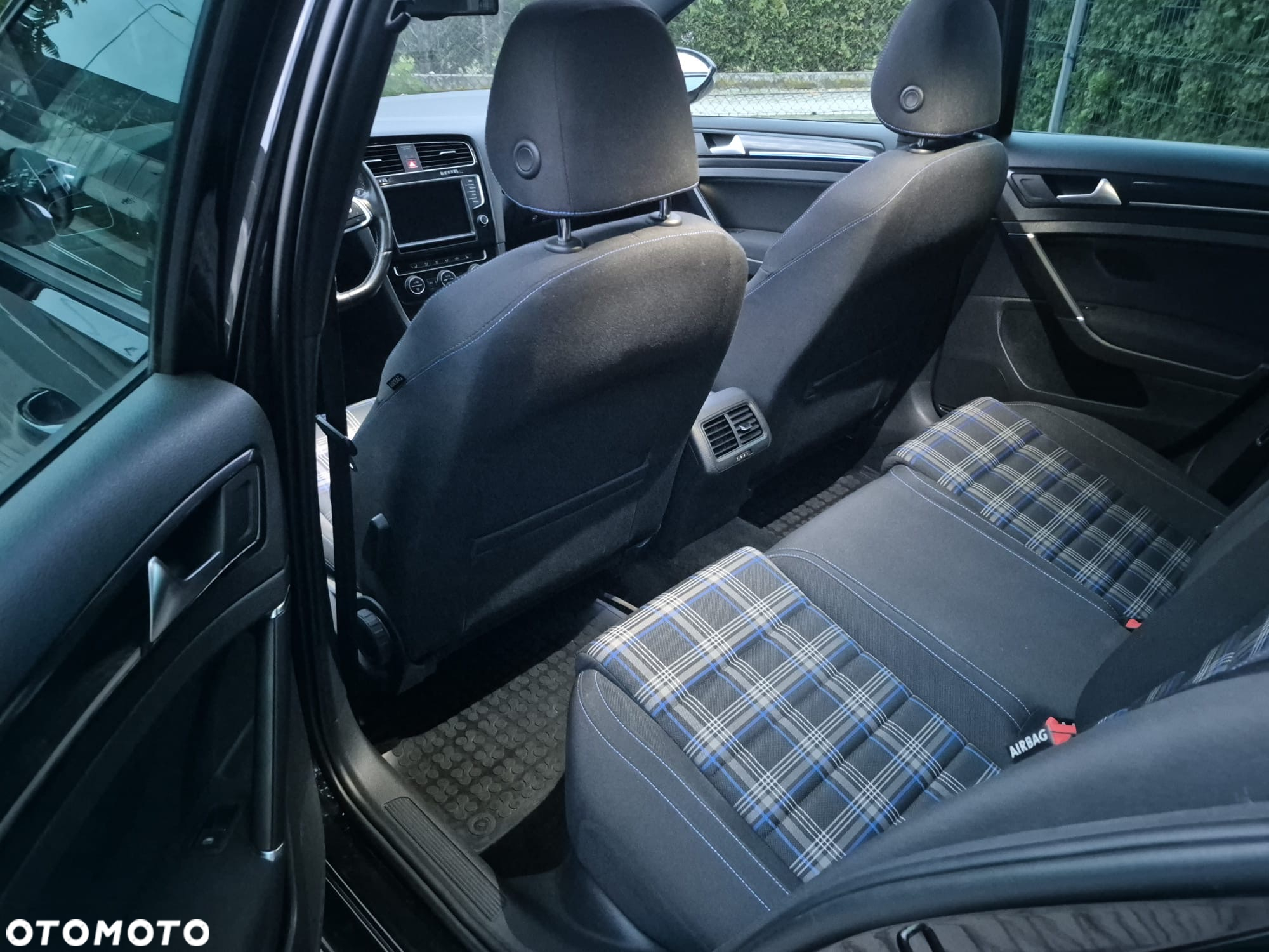 Volkswagen Golf - 13