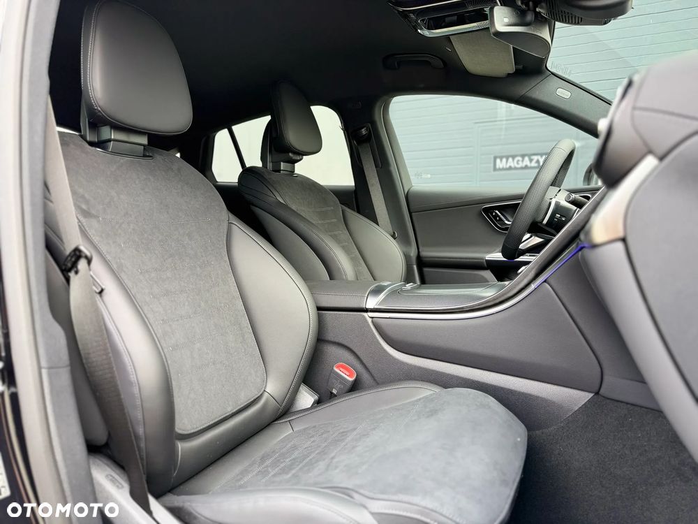 Mercedes-Benz GLC - 27